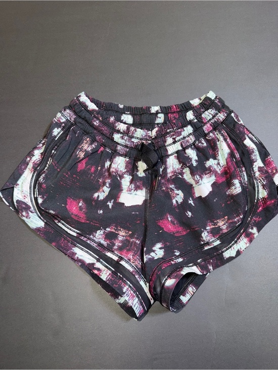 lululemon athletica Pants - Lululemon Hotty Hots 2.5
